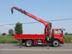 Dongfeng 4x2 cargo truck Shenbi 7Ton Telescopic Boom Truck with Crane