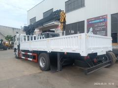 Japanese Brand Truck Mounted 8 Ton Crane 5 Setion Lifting Boom Equipment 4X2 Telescopic Arm Truck Export