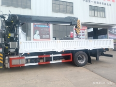 Japanese Brand Truck Mounted 8 Ton Crane 5 Setion Lifting Boom Equipment 4X2 Telescopic Arm Truck Export