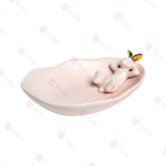 DOLOMITE PLATE
WITH RABBIT