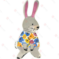 DOLOMITE BUNNY TRAY WITH FLOWER DECAL
