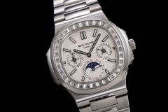 Replica Patek Philippe PP Watch Cal.240 Full Function Movement 5740 Best Quality 1:1 40mm Nautilus Watch