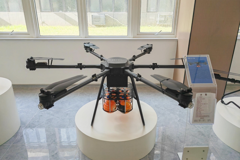 Mtow 50kg Tethered Drone Powered by Tether Power Station