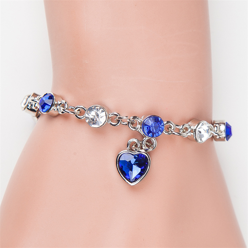 Wholesale Jewelry Gorgeous Heart-shaped Alloy Bracelet with Rhinestones