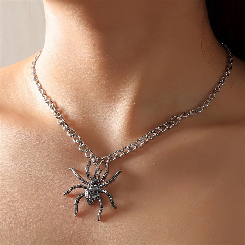 Personality Halloween Spider Necklace Metal Chain Clavicle Chain Distributor