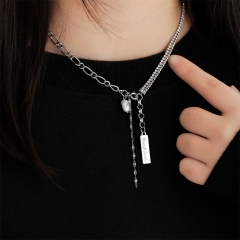 Titanium Steel Zirconia Square Piece Collarbone Necklace With Diamonds Necklace Distributor