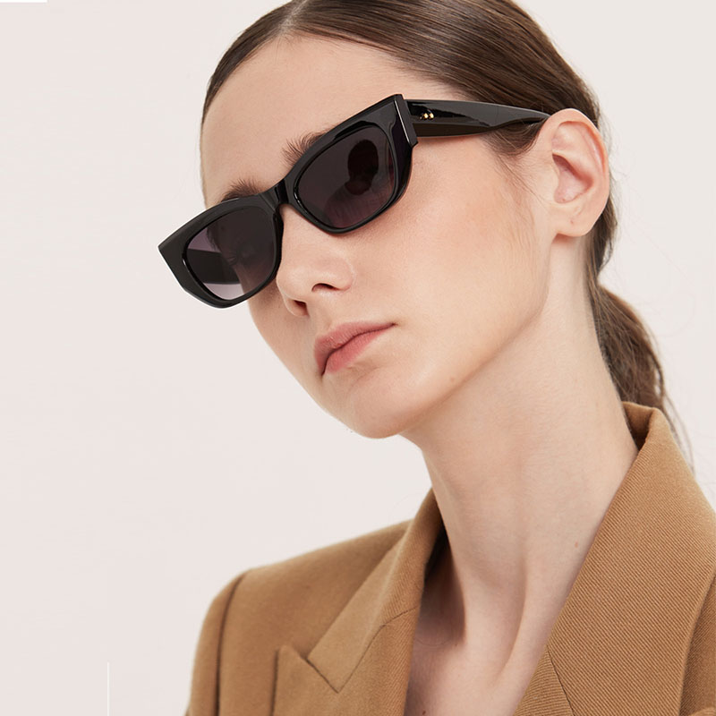 Large Frame Retro Trendy Fashion Sunglasses Distributor