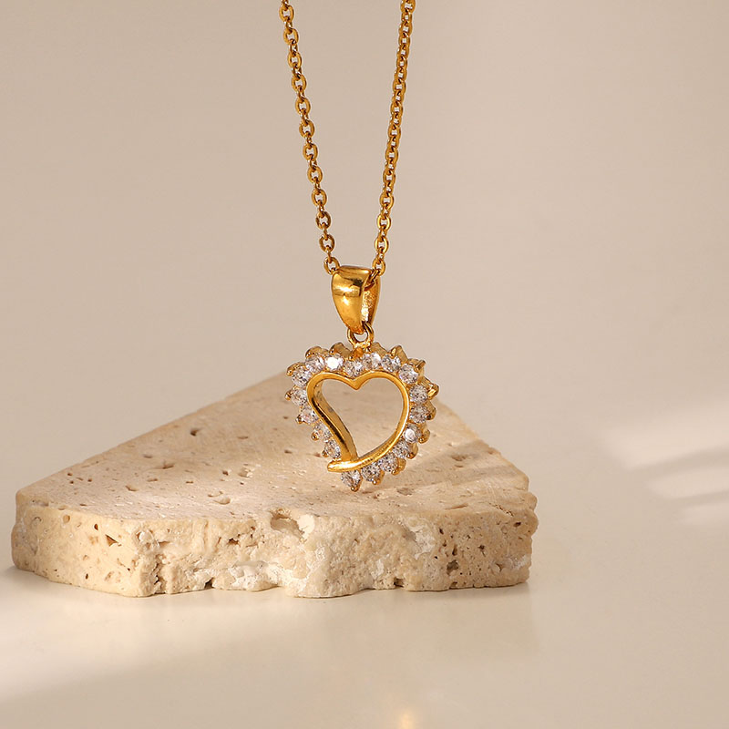 Wholesale 18k Gold Plated Stainless Steel Openwork Heart White Zirconia Bezel Pendant Necklace