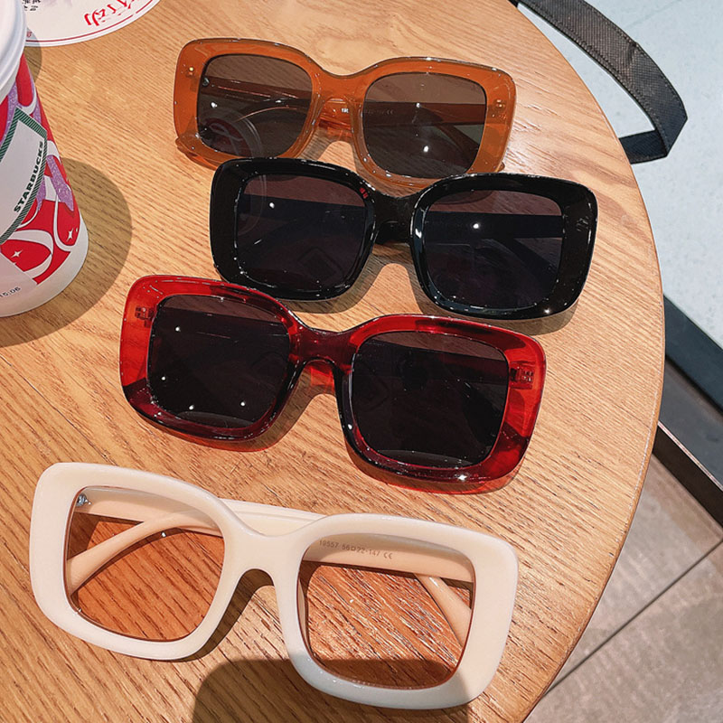 Wholesale Oval Retro Fashion Sunglasses Vendors