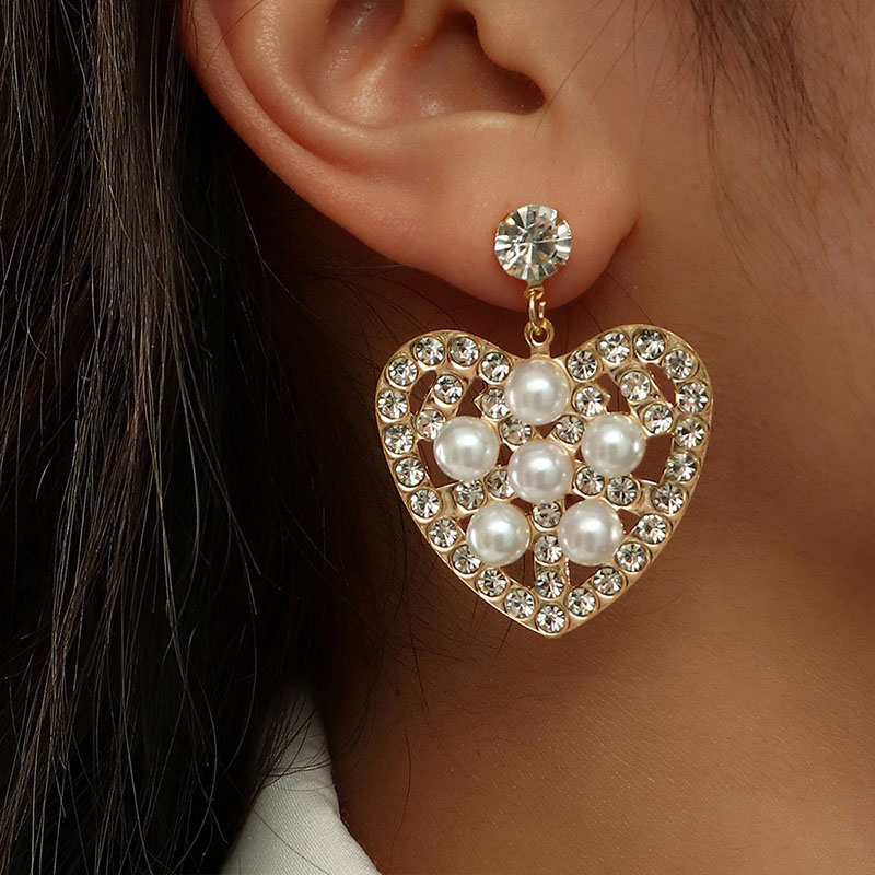 Fashion Love Pearl And Diamond Earrings Simple Fashion Alloy Earrings Manufacturer