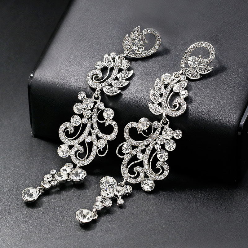 Hundreds Of Alloy And Crystal Vintage Earrings With Diamonds Manufacturer