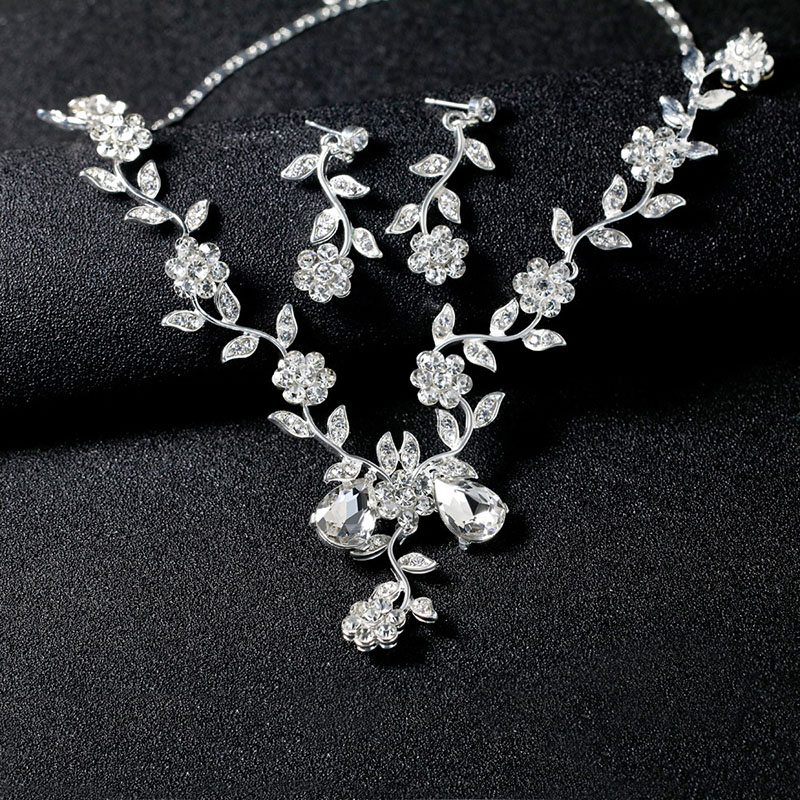 Fashion High-end Temperament Alloy Diamond Necklace Earrings Two-piece Set Manufacturer