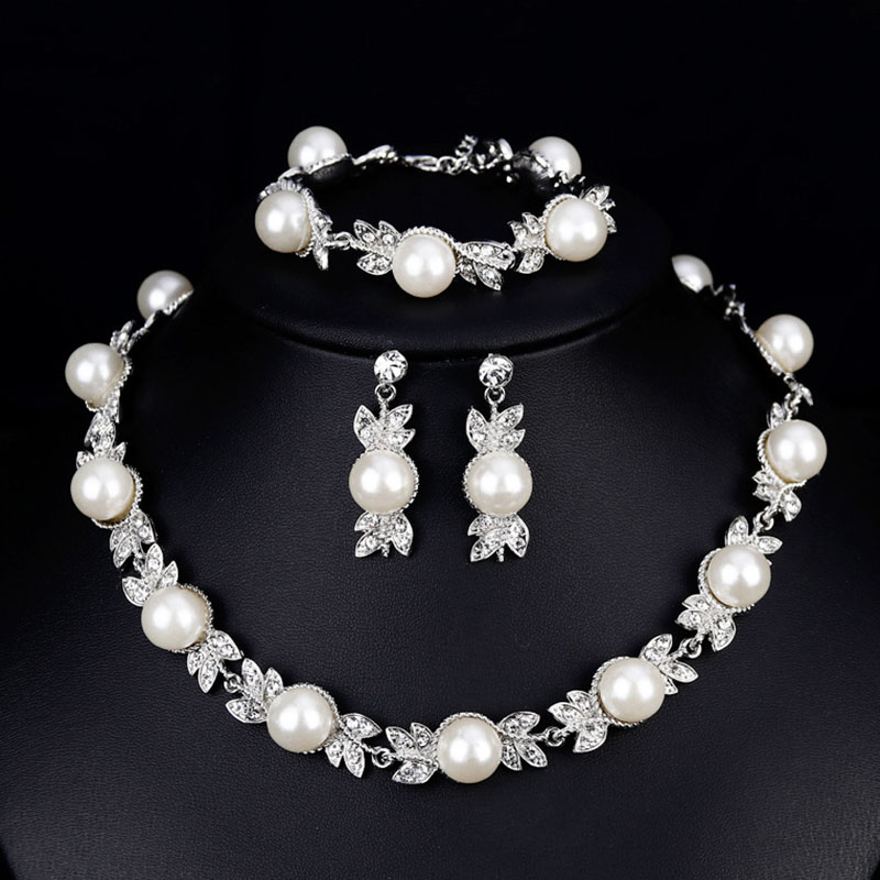 Fashion Rhinestone Pearl Necklace Earrings Bracelet Set Of Three Manufacturer