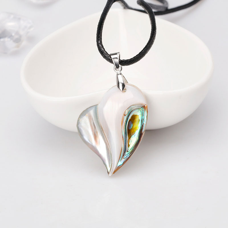 Trendy And Versatile Personalized Heart-shaped Natural Abalone Shell Necklace Manufacturer