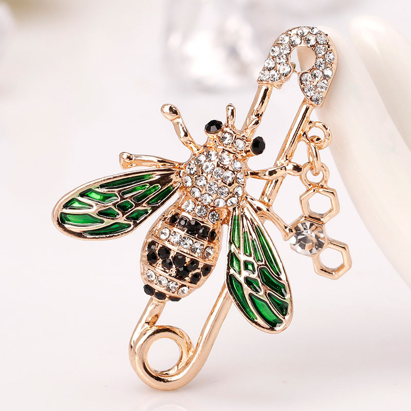 Wholesale Fashion Matching Personalized Small Bee Brooch Lady Curved Pin