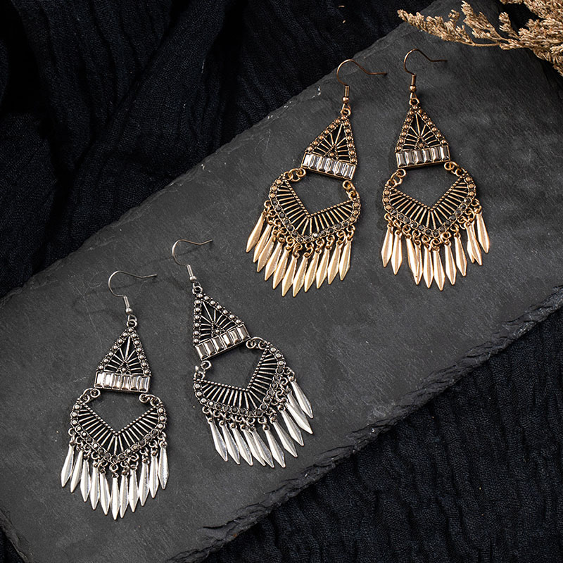 Nostalgic And Elegant Fashion Exaggerated Gold And Silver Long Geometric Earrings Distributor