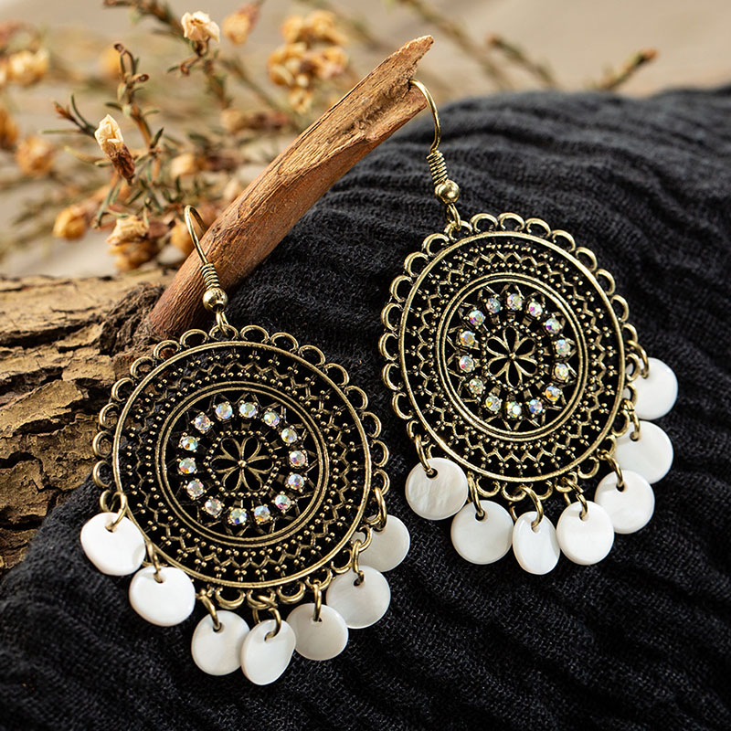 Vintage Ethnic Hollow Out Flower Round Shell Earrings Manufacturer