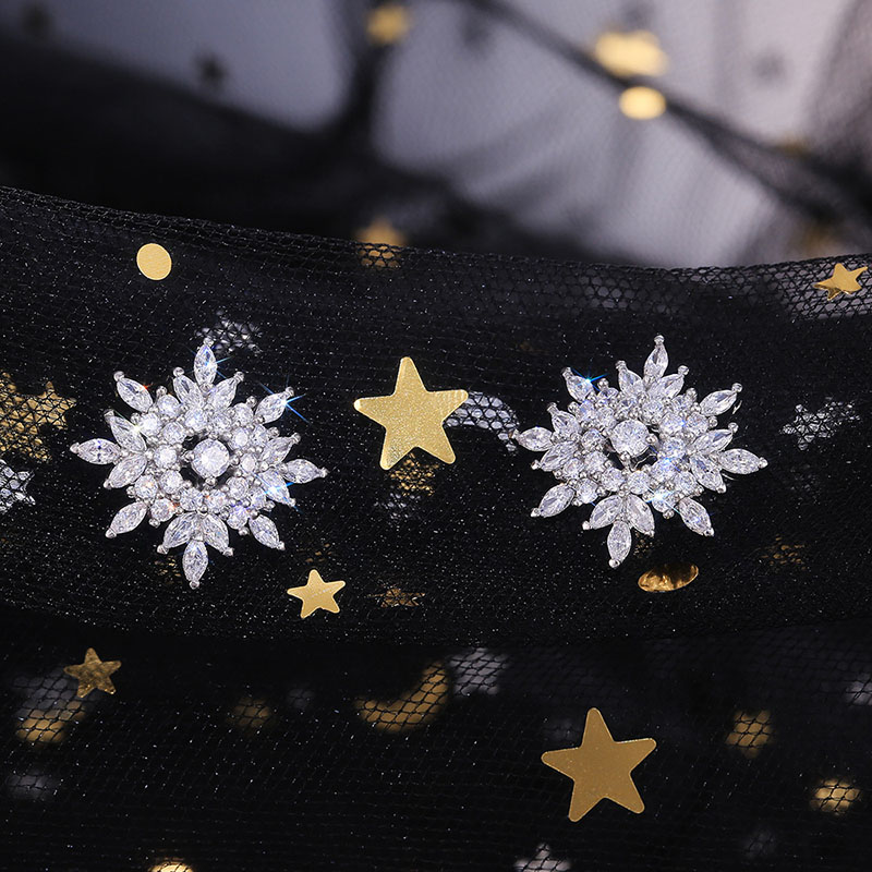Exquisite Snowflake Shape Micro-set Zirconia Ladies' Hundred Earrings Distributor