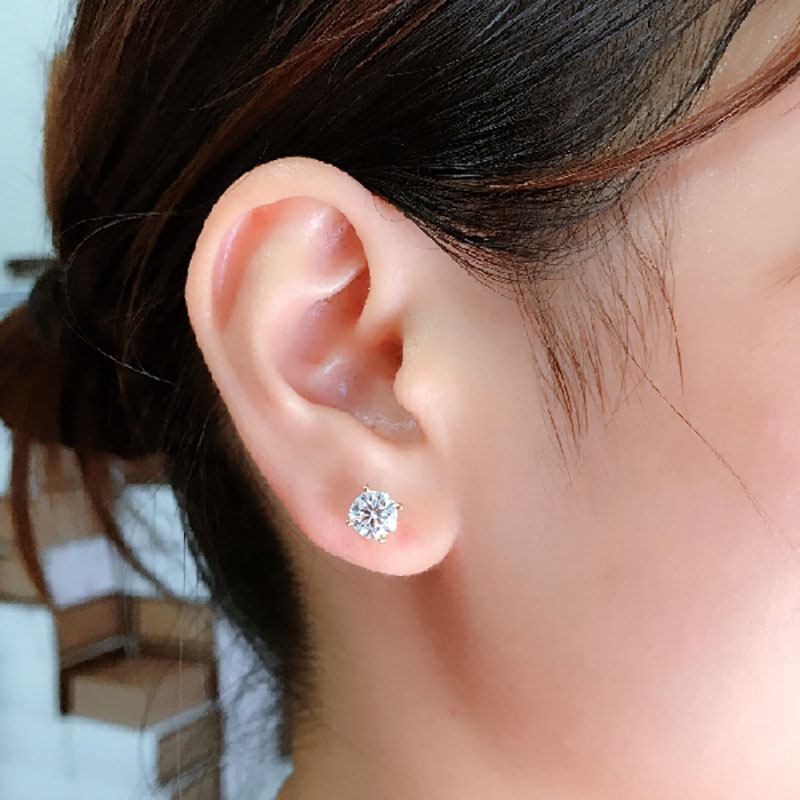Wholesale Jewelry Claw-set 8mm 2 Carat White Zirconia Stud Earrings