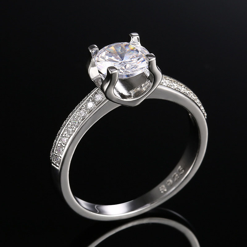 Luxury Fashion Round Zircon Silver Plated Ring Distributor