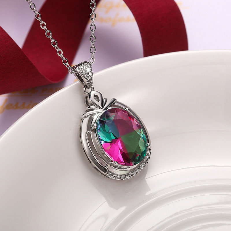Wholesale Fashionable Short Coloured Crystal Pendant Necklace