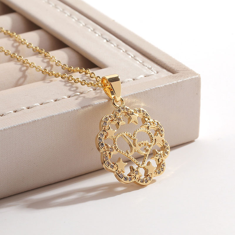Fashion Mom Necklace Flower Design Pentagram Heart-shaped Pendant Manufacturer