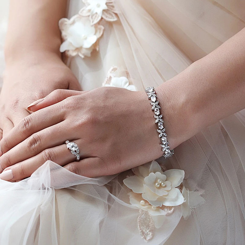 Wholesale Matching Wedding Full Diamond Bracelets Evening Dress Jewelry Luxury Exquisite Flower Zirconia Bracelets