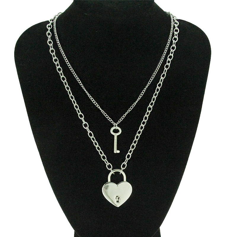 Wholesale Jewelry Creative Glossy Peach Heart Shaped Lock Key Pendant Collarbone Chain Set Necklace