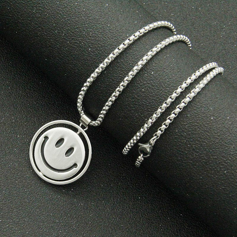 Hip Hop Twistable Two-sided Smiley Face Pendant Necklace Supplier
