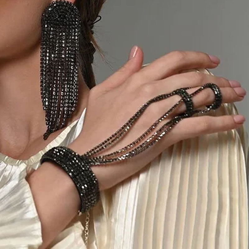 Fashion Linked Finger Bracelet Summer Creative Rhinestone Hand Back Chain Manufacturer
