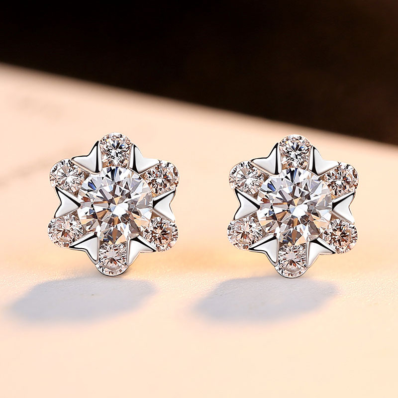 Wholesale Delicate And Small S925 Silver Earrings Flower Zircon Simple And Fashionable