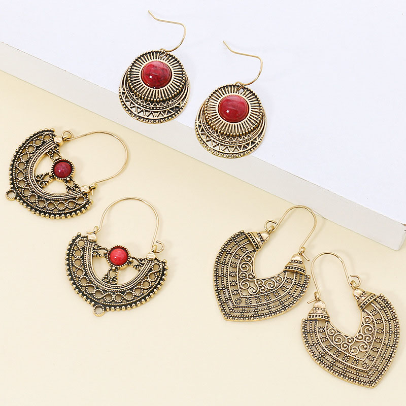 Hollow Carved Bohemian Court Style U-shaped Ethnic Style Baroque Earrings Supplier