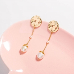 Wholesale Personalized Gold Floral Pattern Pure White Pearl Drop Earrings