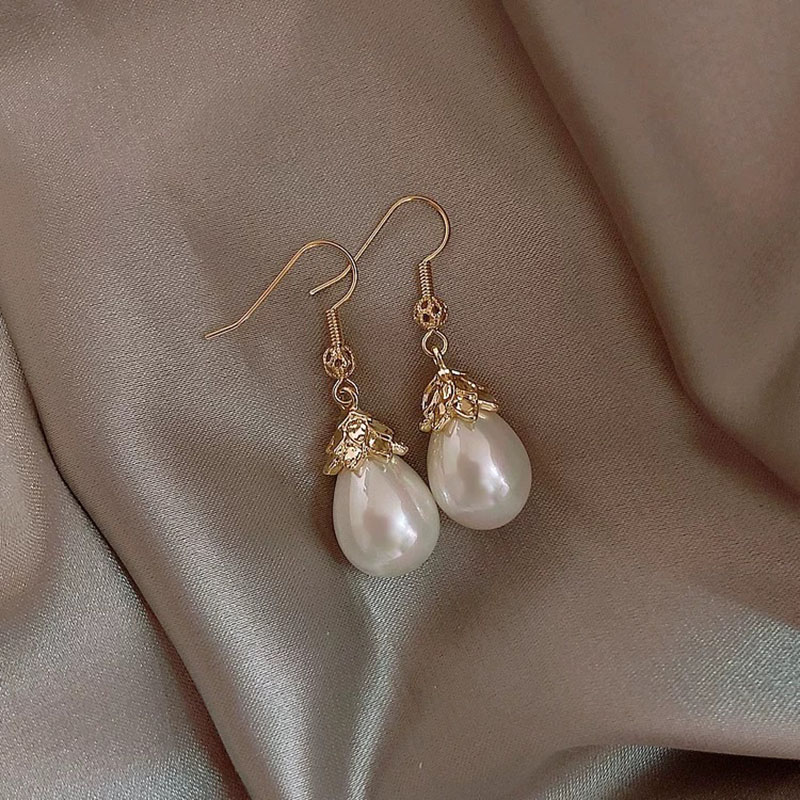 Japanese And Korean Simple Pearl Temperament Ear Hooks Retro Court Style Elegant Long Earrings Manufacturer