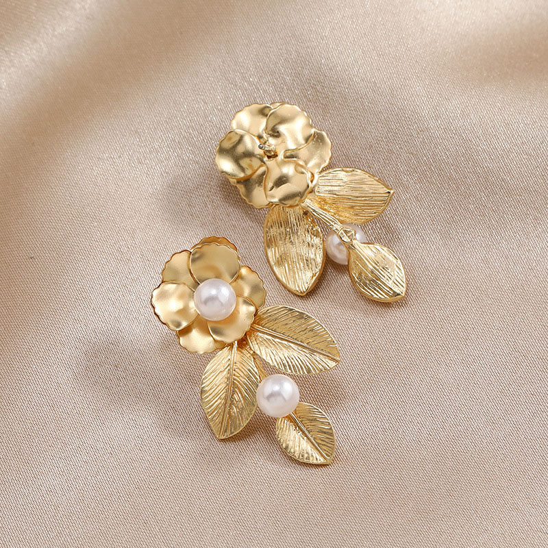Fashion Flower Earrings Pearl Earrings Gold-plated Flower Petal Earrings Alloy Distributor