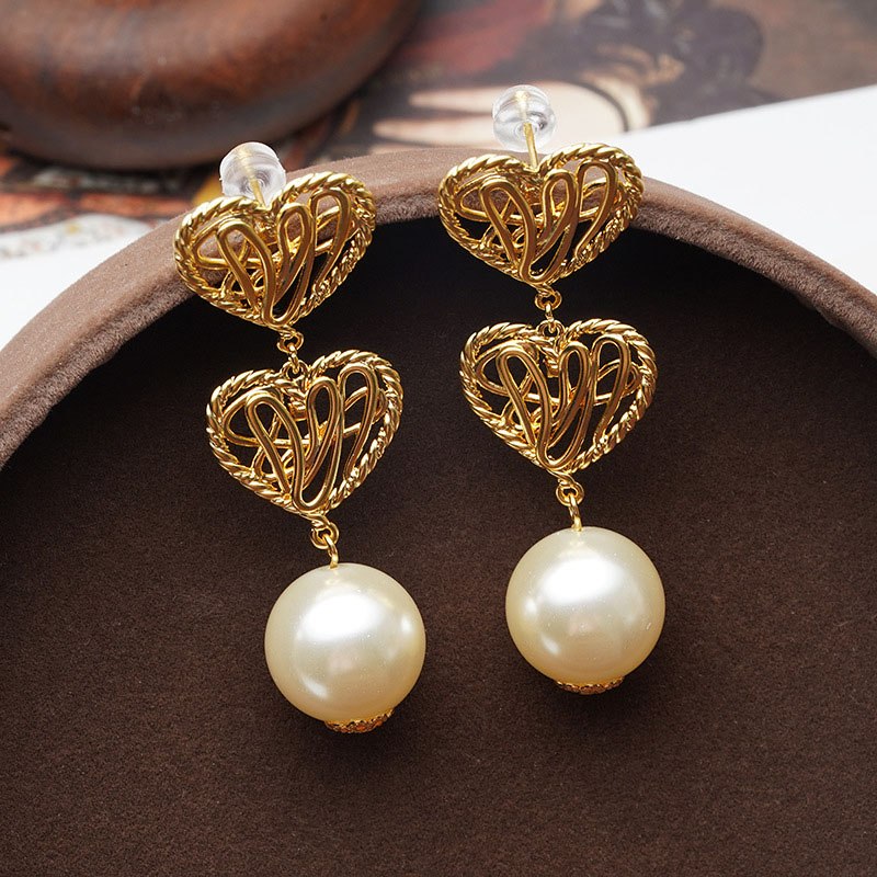 Pearl Earrings French Vintage Hollow Small Love Earrings	 Vendors