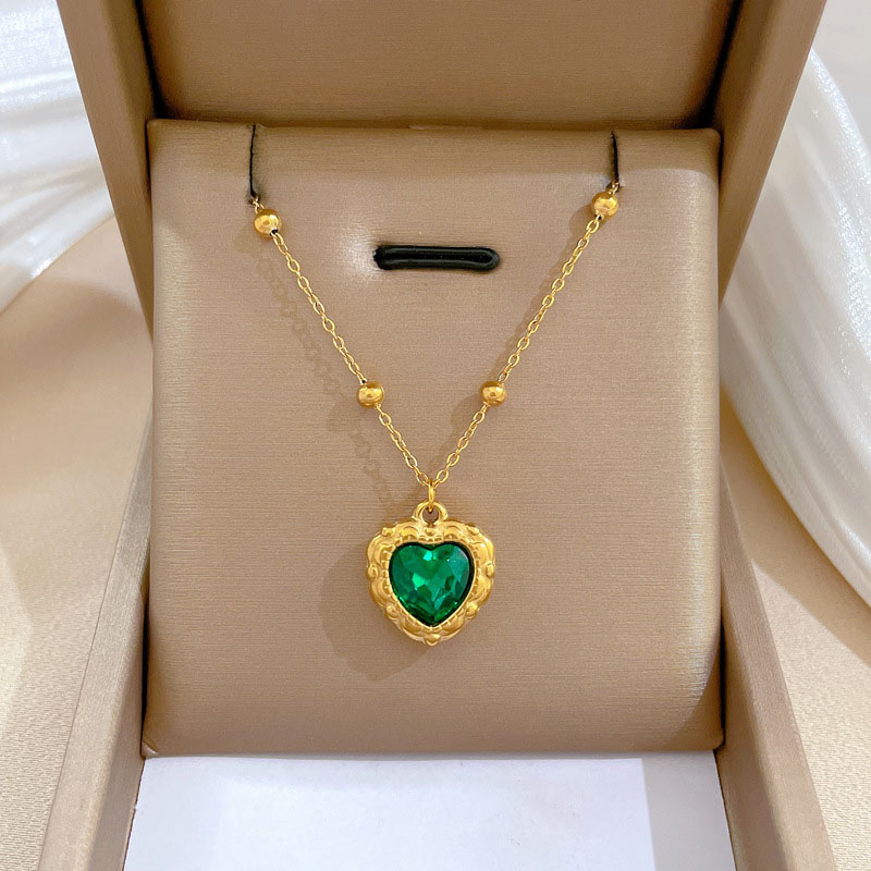 Wholesale Titanium Steel Green Love Heart Pendant Necklace