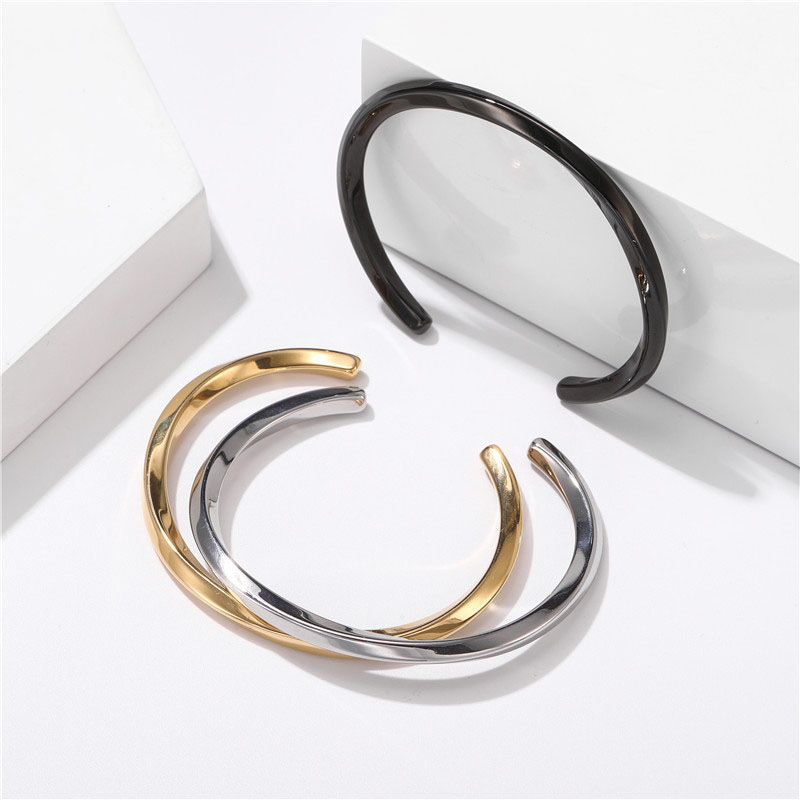 Wholesale Jewelry Fashion Simple Titanium Steel C-shaped Opening Couple Bracelet