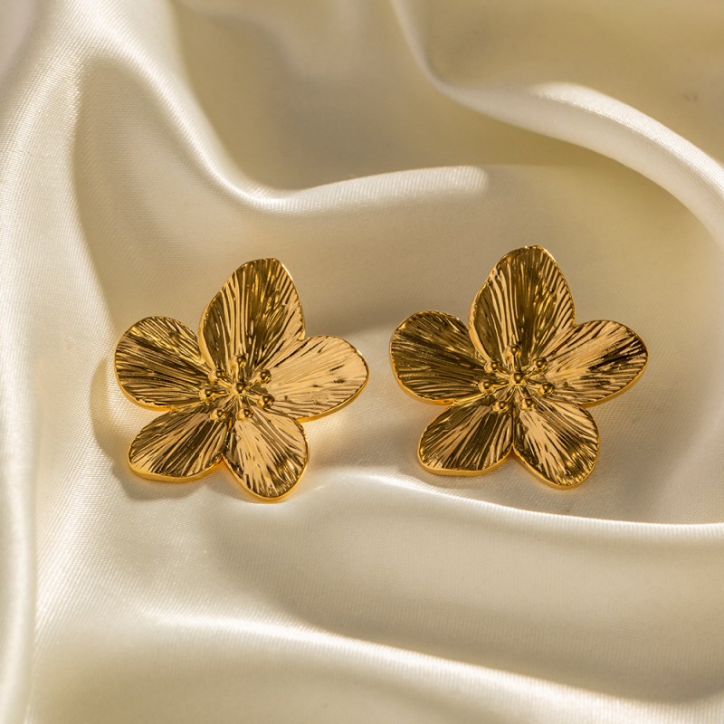 Wholesale Matte Retro Gold Stainless Steel Flower Metal Stud Earrings