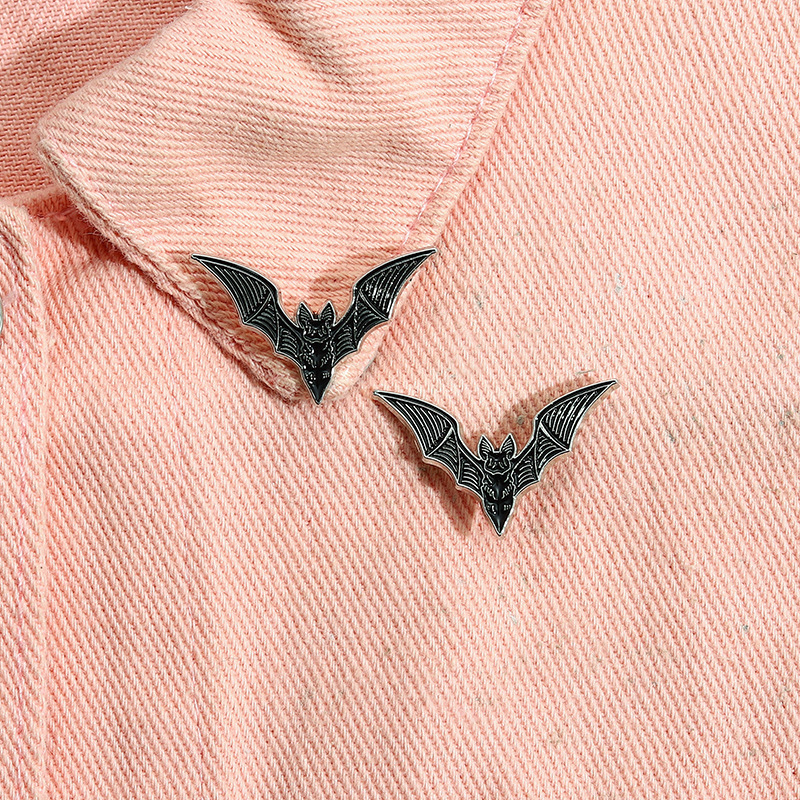 Small Bat Shape Punk Halloween Wind Badge Brooch Wholesaler