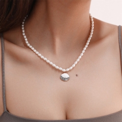 Color Oil Drop Shell Pendant Pearl Necklace Wholesalers