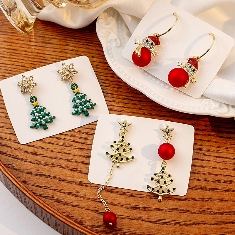 Silver Needle Christmas Snowflake Christmas Tree Asymmetric Earrings Wholesalers