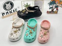 Women Diamond Clog Thick Sole Sandals Bling Clog Remover Charms Garden Shoes Height Increasing Shoes Beach Hole Shoes