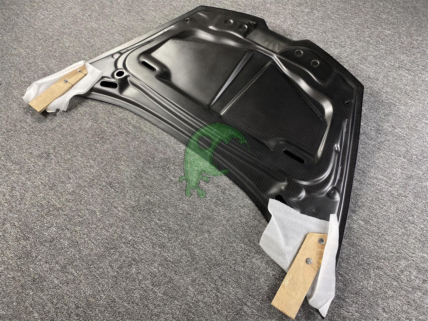 Vorsteiner Style Dry Carbon Fiber Hood for Lamborghini Huracan LP610-4/LP580