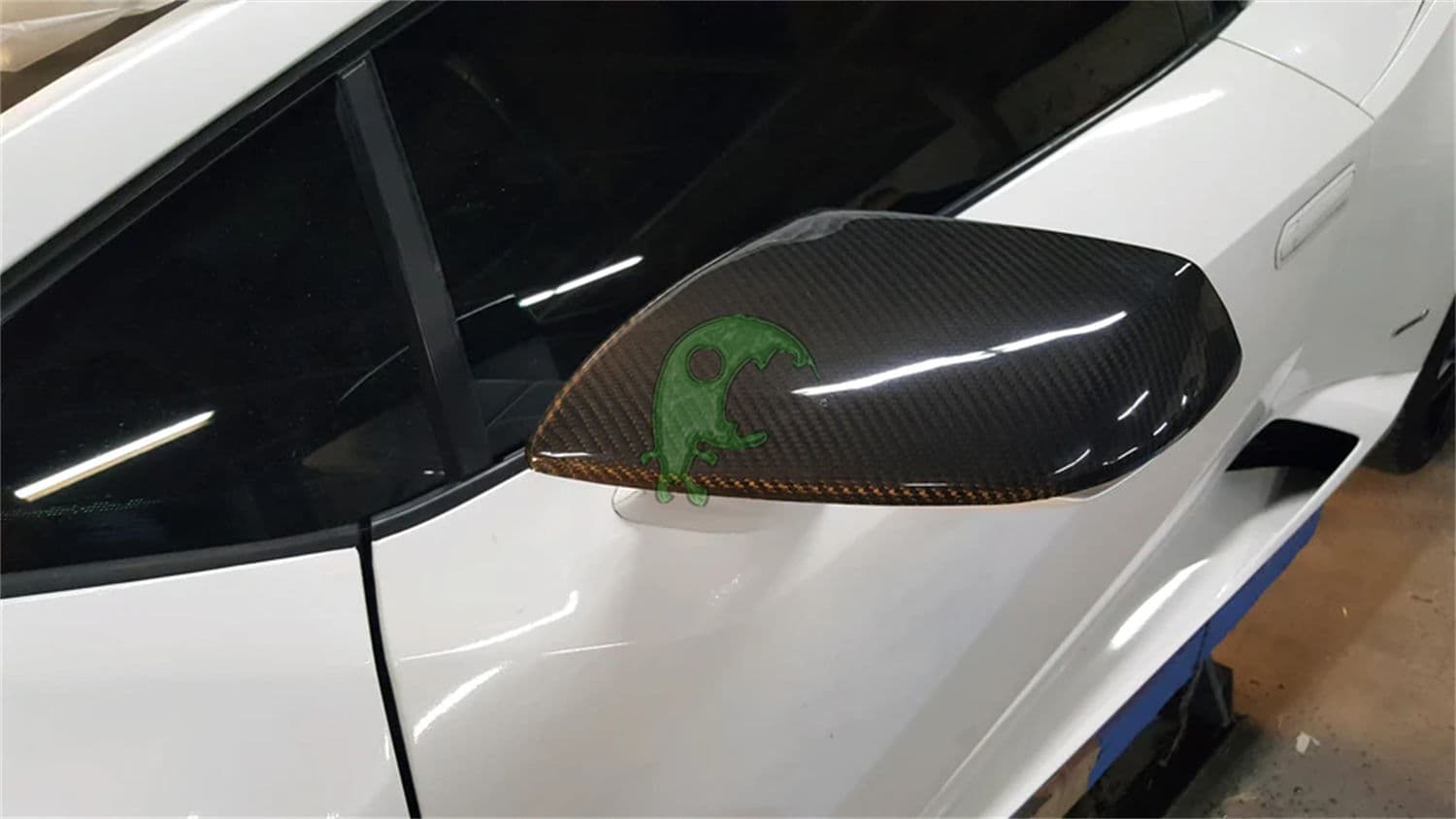 Dry Carbon Fiber Side Mirror Housing for Lamborghini Huracan LP610/LP580/EVO - NVT Style