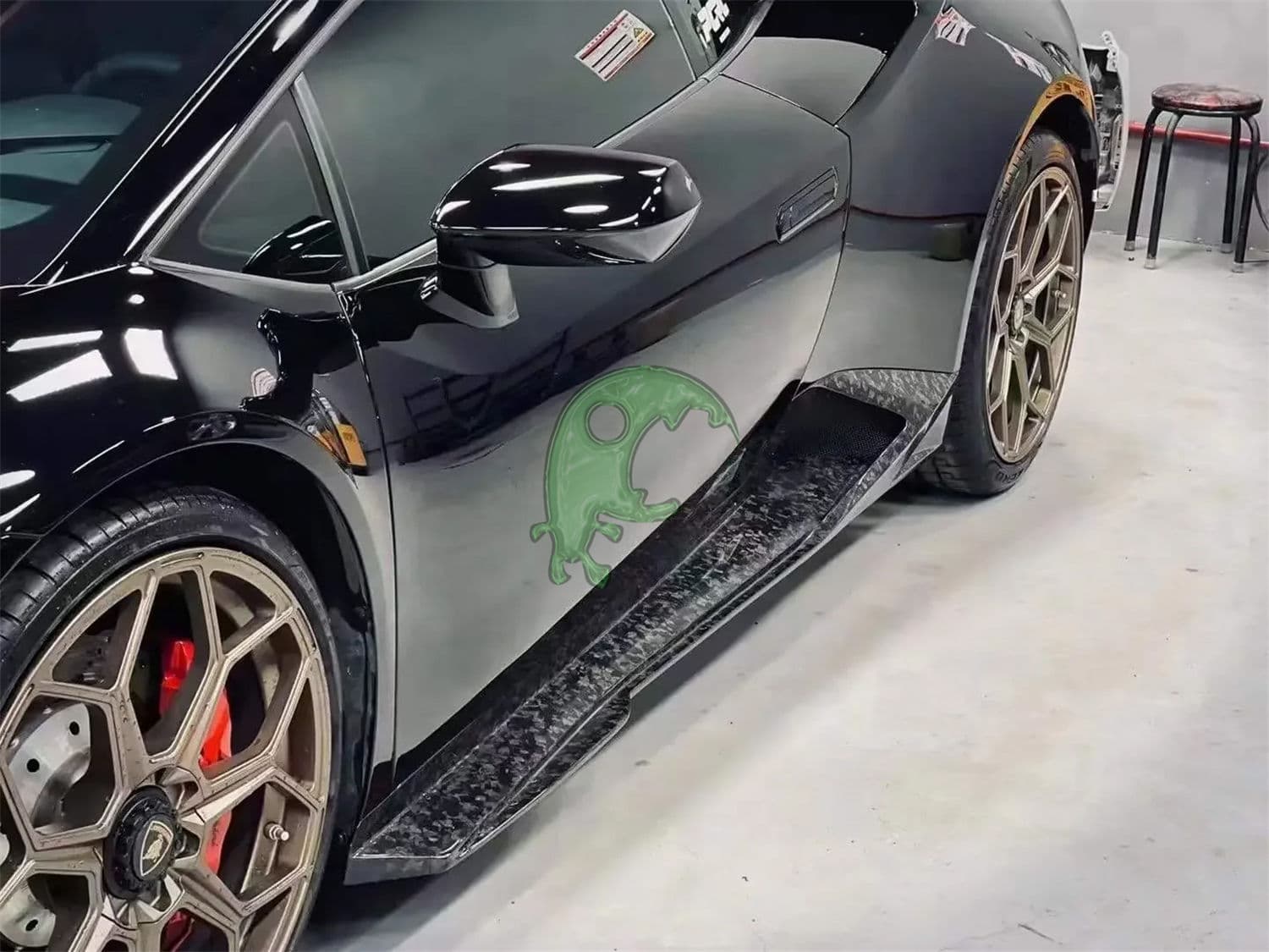 Dry Carbon Fiber Side Skirt for Lamborghini Huracan LP610/LP580/EVO - Vorsteiner Style