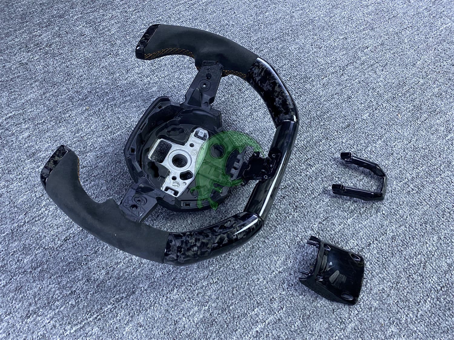 Custom Made Carbon Fiber Steering Wheel for Lamborghini Huracan LP610/LP580/EVO - F1 Racing Style Interiors Kit