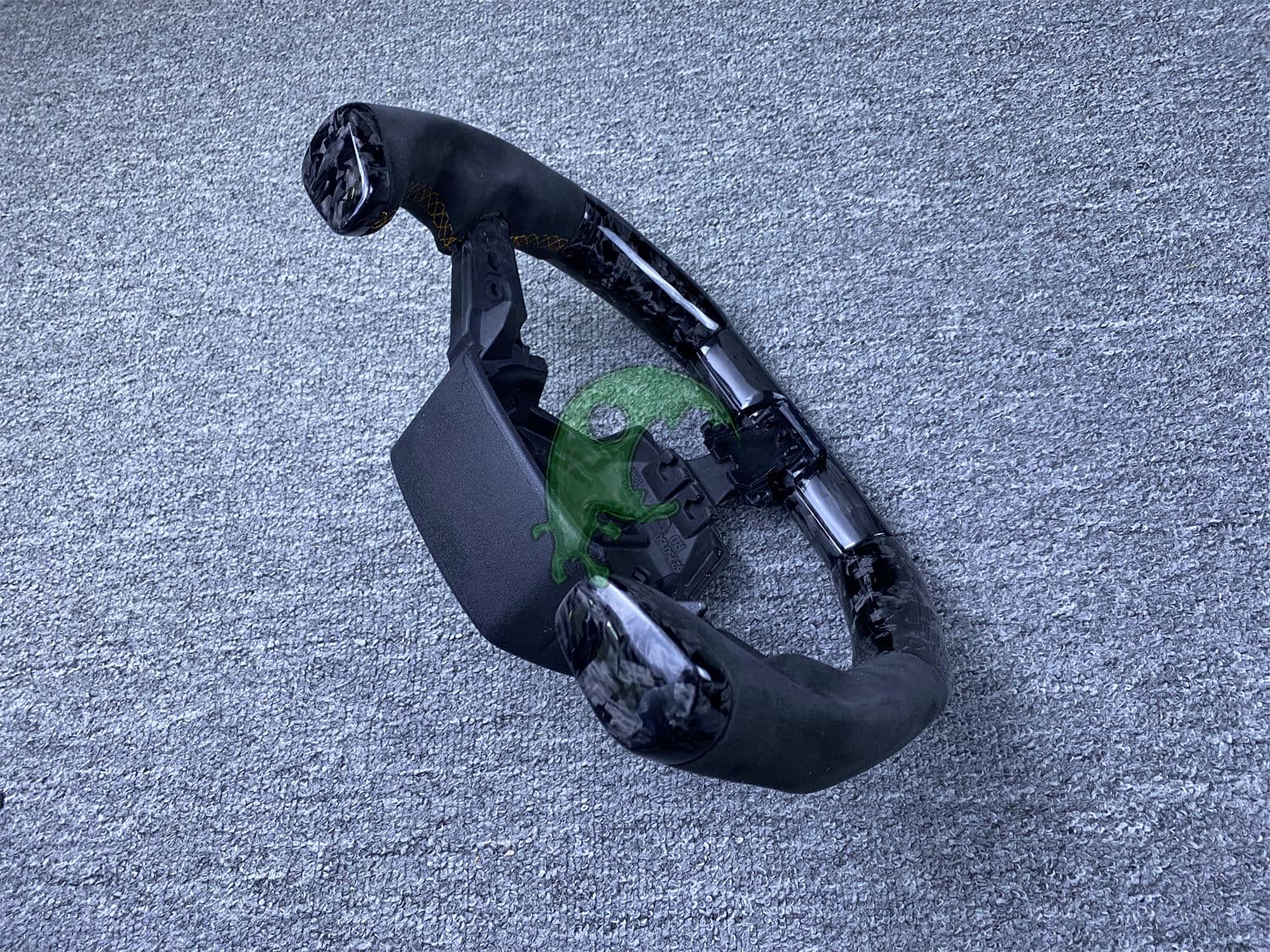 Custom Made Carbon Fiber Steering Wheel for Lamborghini Huracan LP610/LP580/EVO - F1 Racing Style Interiors Kit