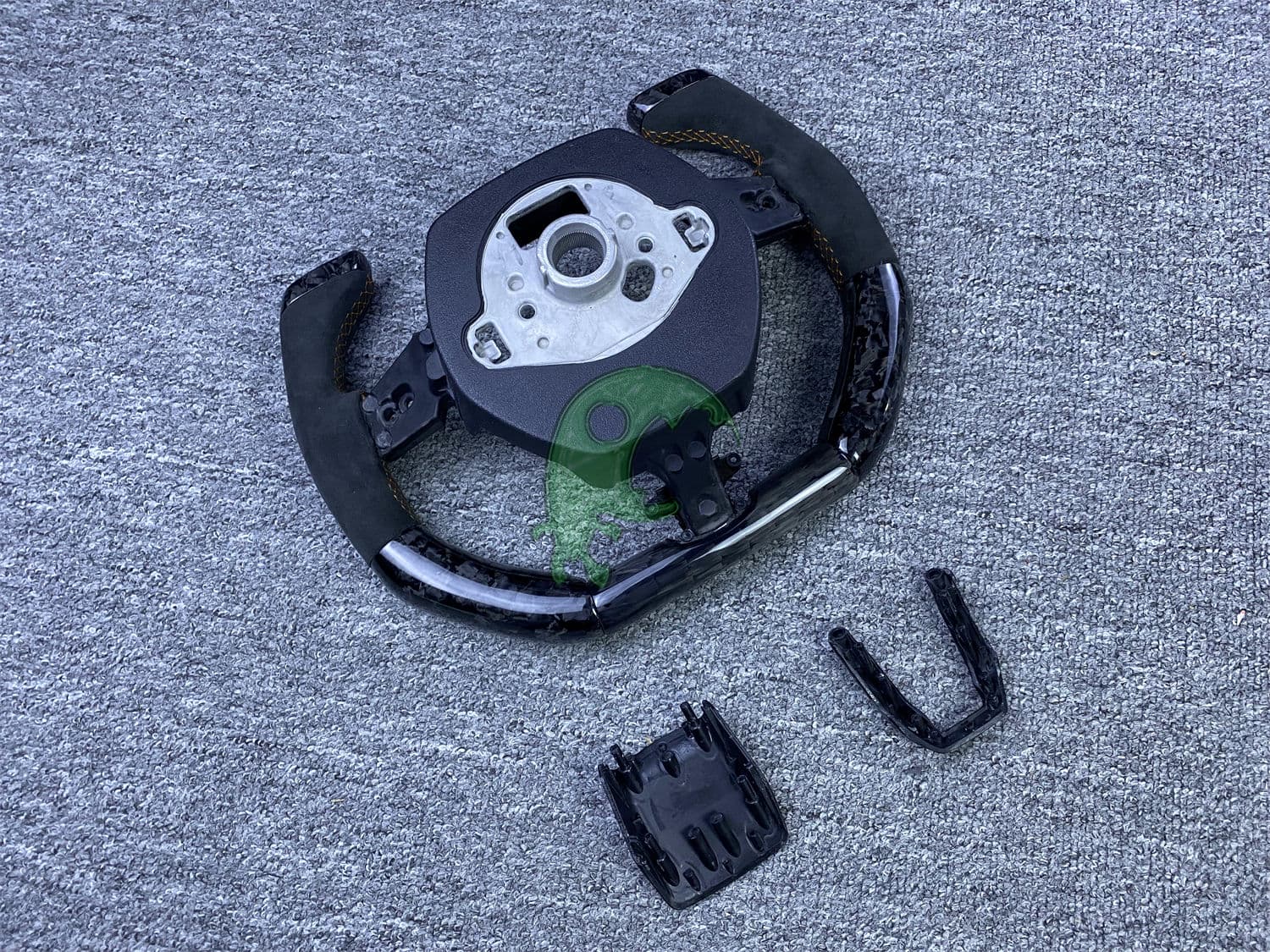 Custom Made Carbon Fiber Steering Wheel for Lamborghini Huracan LP610/LP580/EVO - F1 Racing Style Interiors Kit
