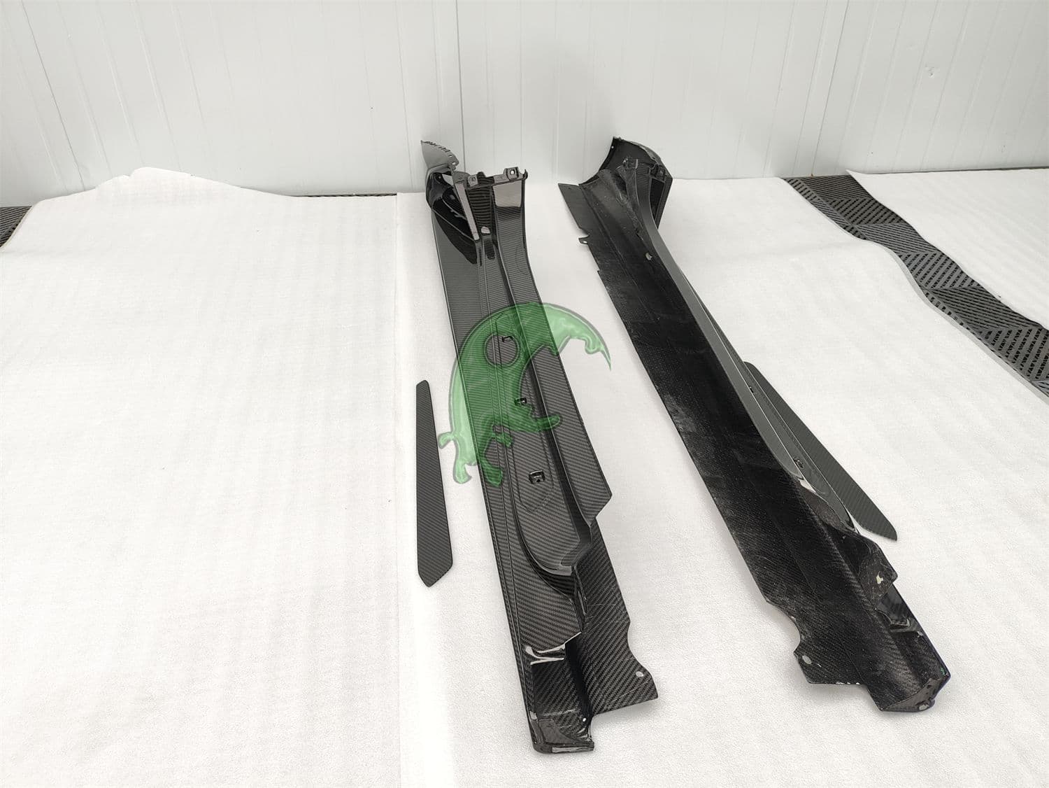 Dry Carbon Fiber Side Skirt for Lamborghini Huracan LP610/LP580/EVO | Tecnica Style